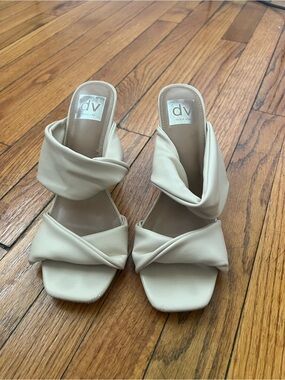 DV by Dolce Vita Cream Twisted Double-Strap Slide Mules